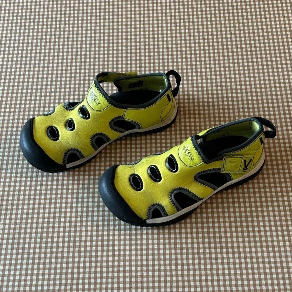 KEEN STINGRAY Water Sandals Shoes Big Kids Size 2